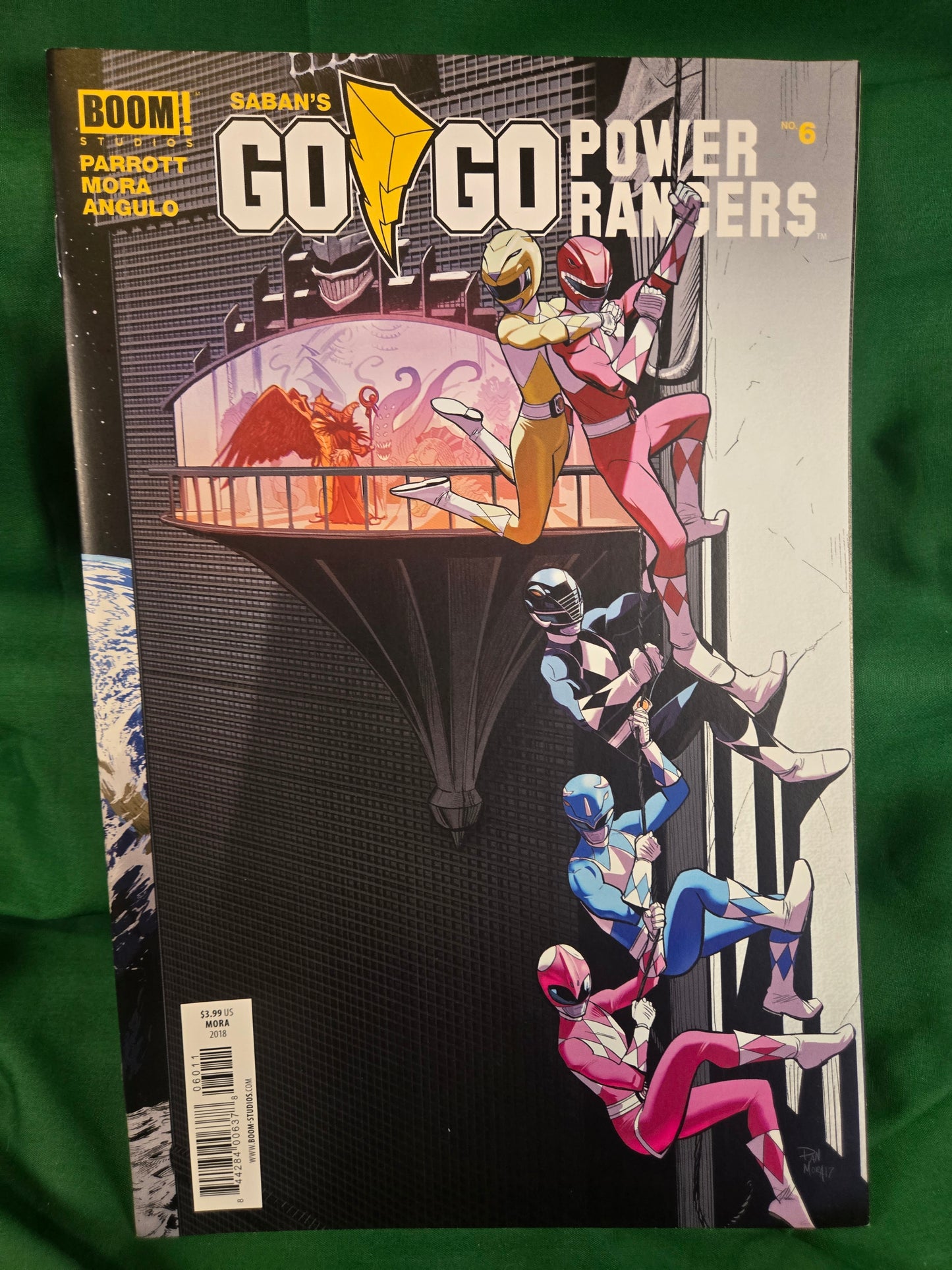 Go Go Power Rangers #06 Comic