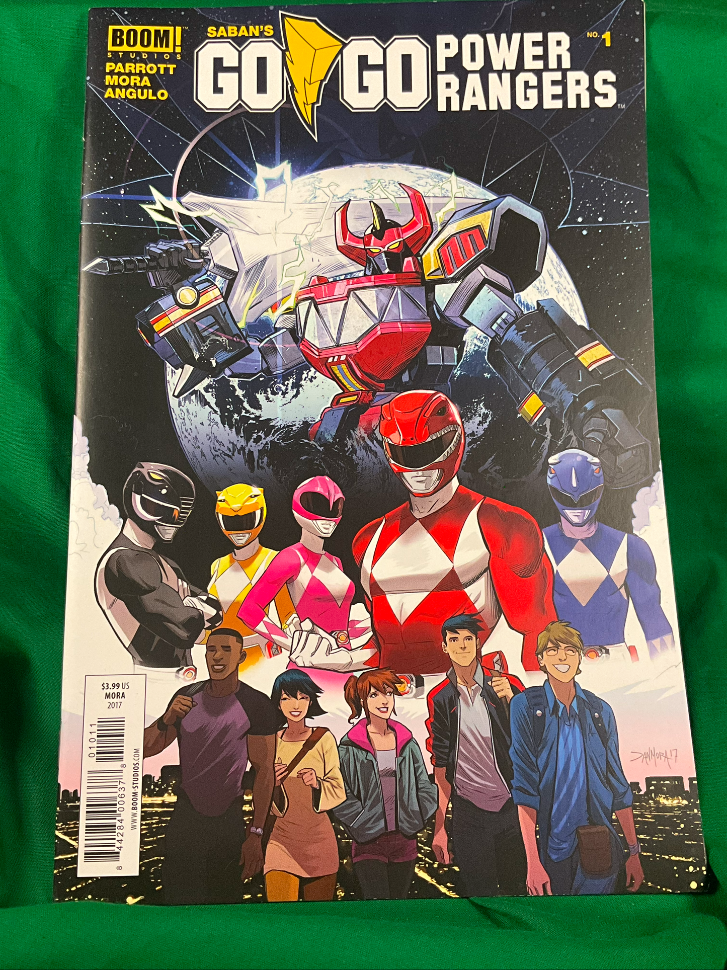 Go Go Power Rangers #01 Comic