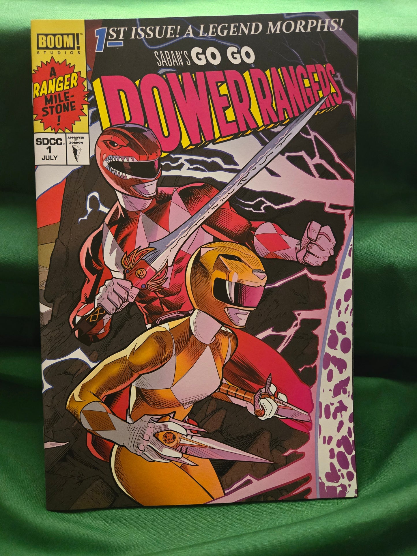 Go Go Power Rangers #01 Comic