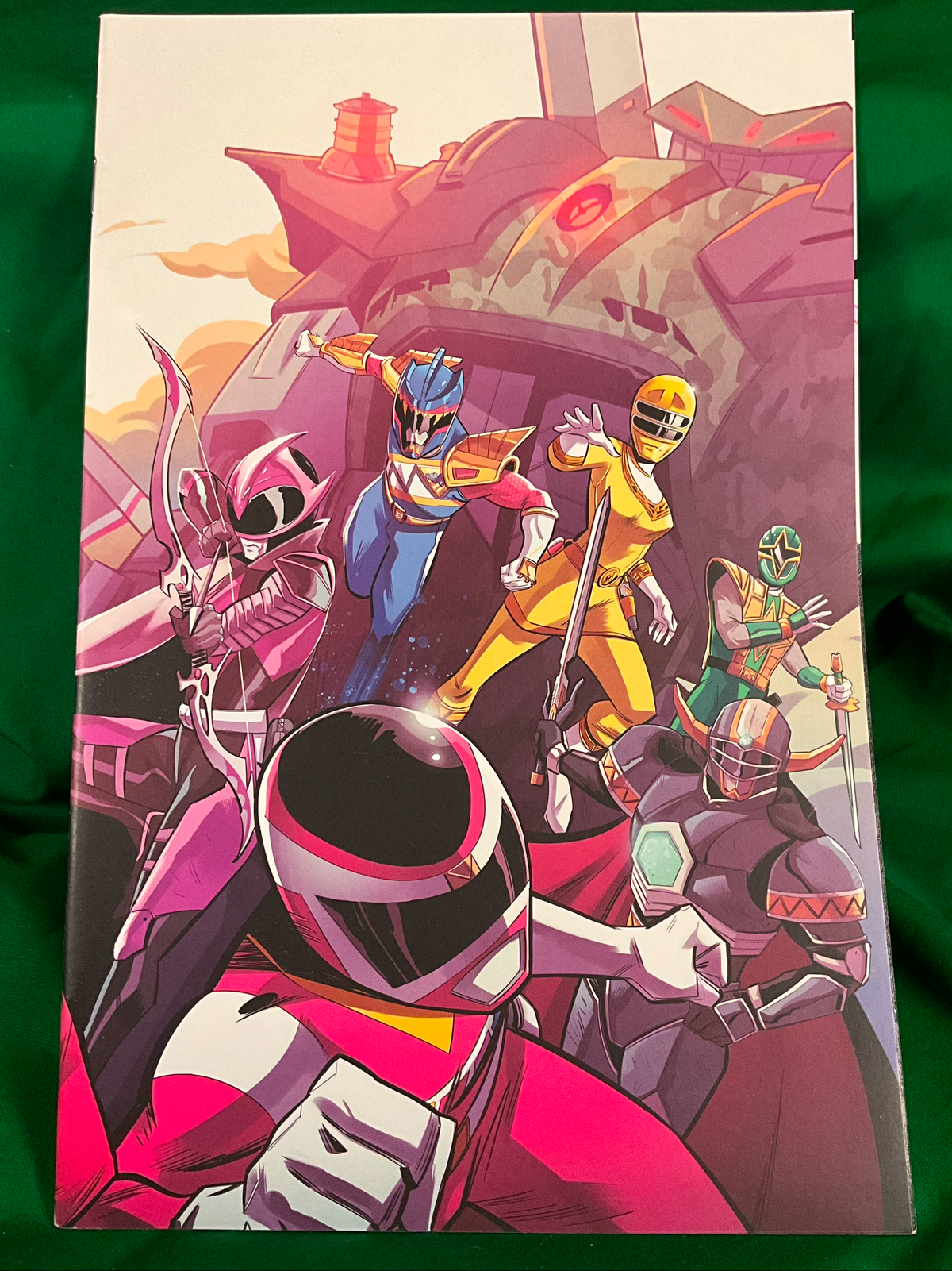Mighty Morphin Power Rangers #31 Comic - Carlomangno Connecting Variant