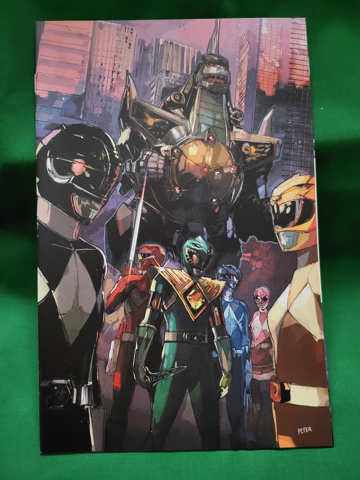 Mighty Morphin Power Rangers #4 Comic - 1:50 Nguyen Variant