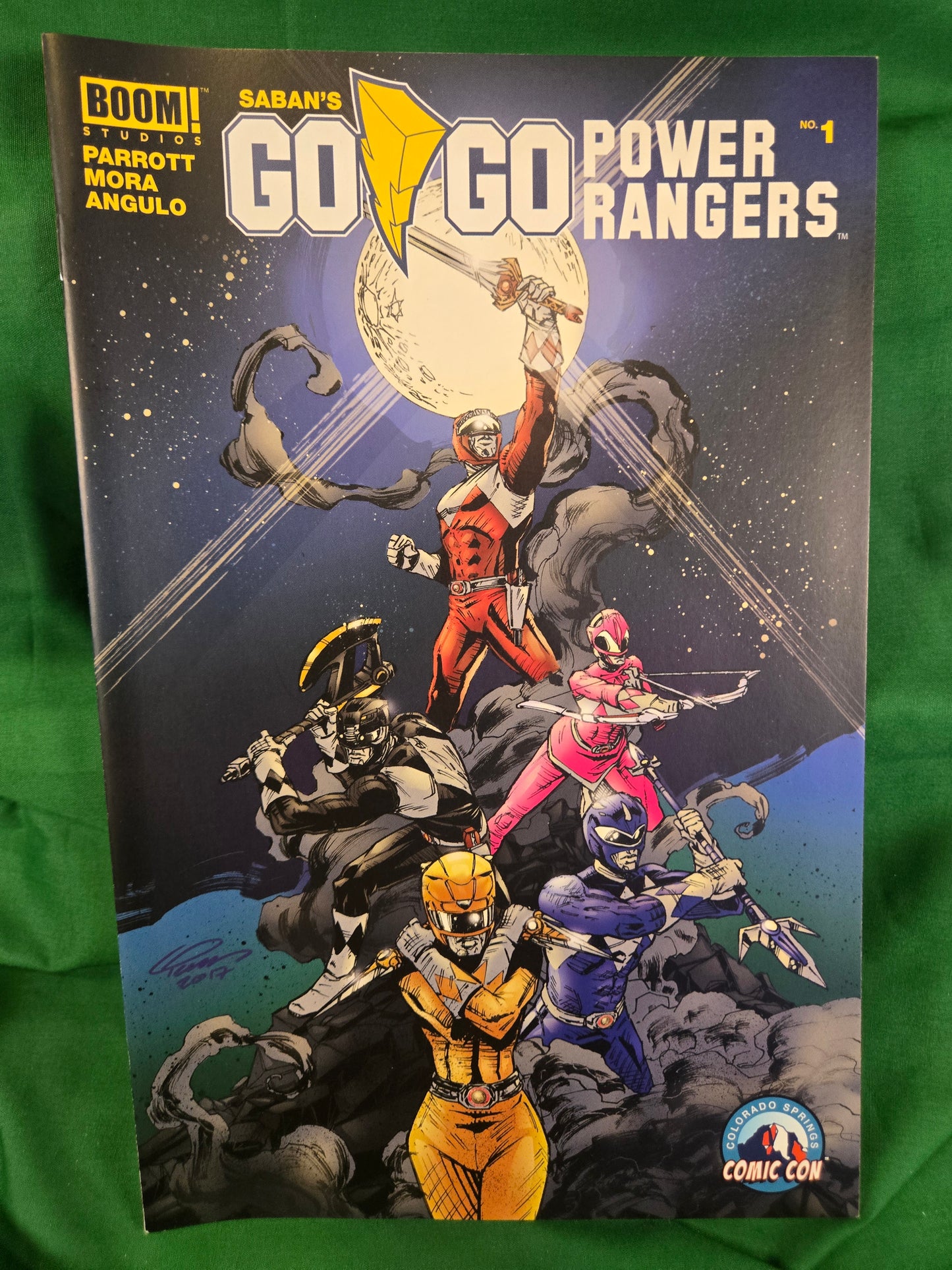 Go Go Power Rangers #01 Comic