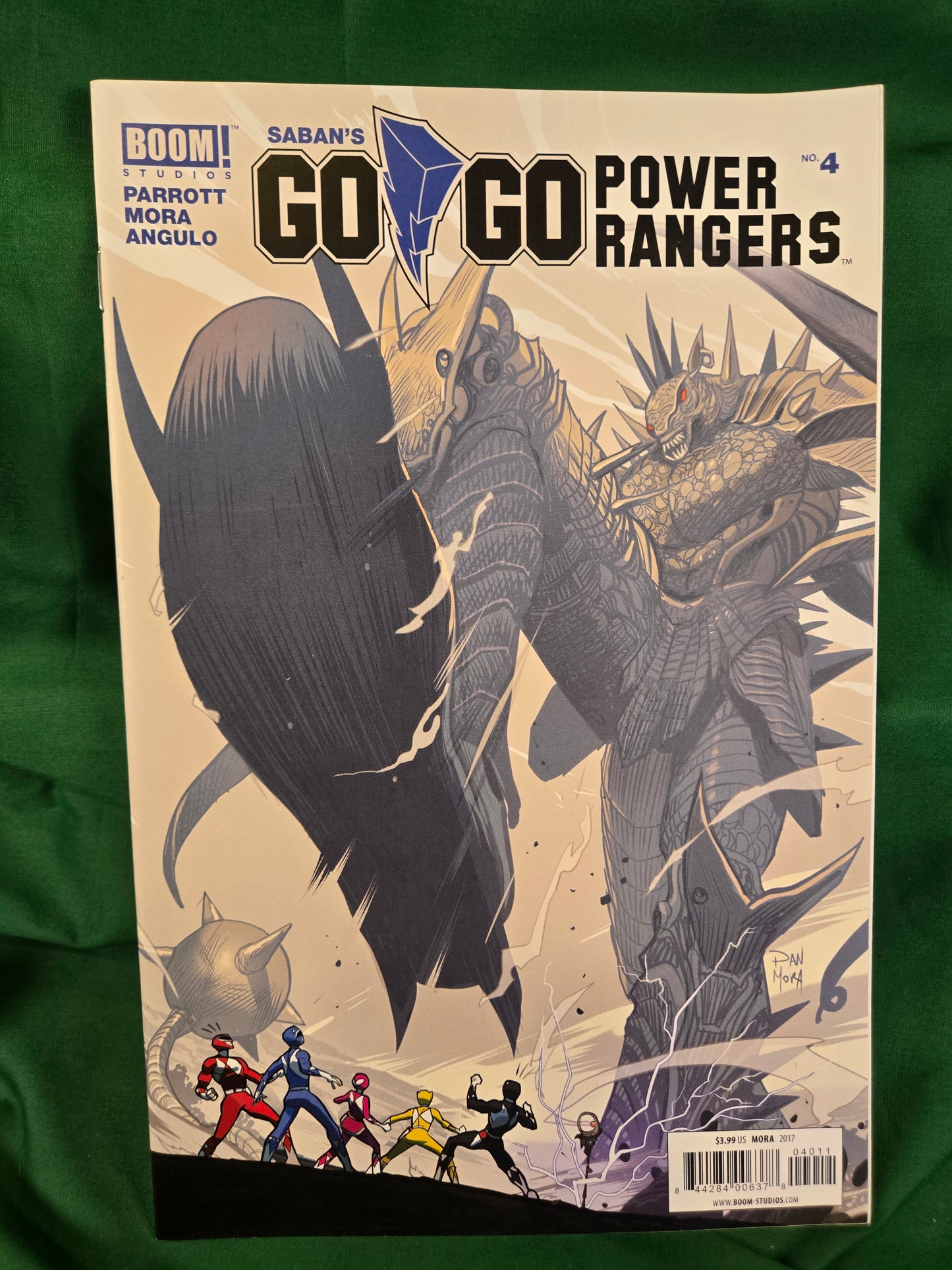 Go Go Power Rangers #04 Comic