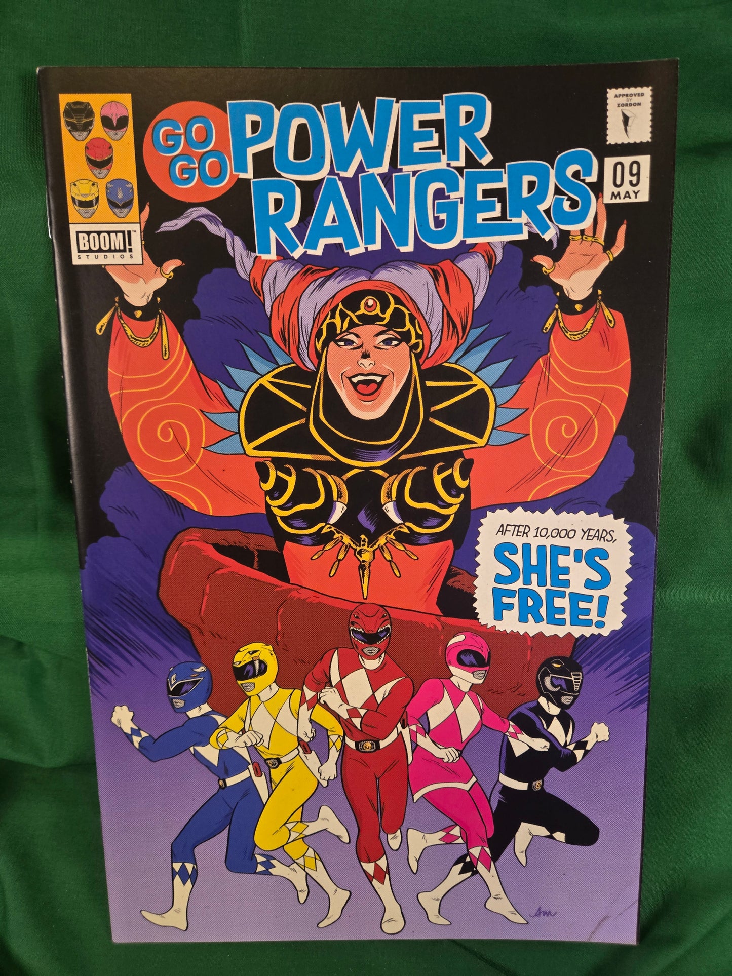 Go Go Power Rangers #09 Comic