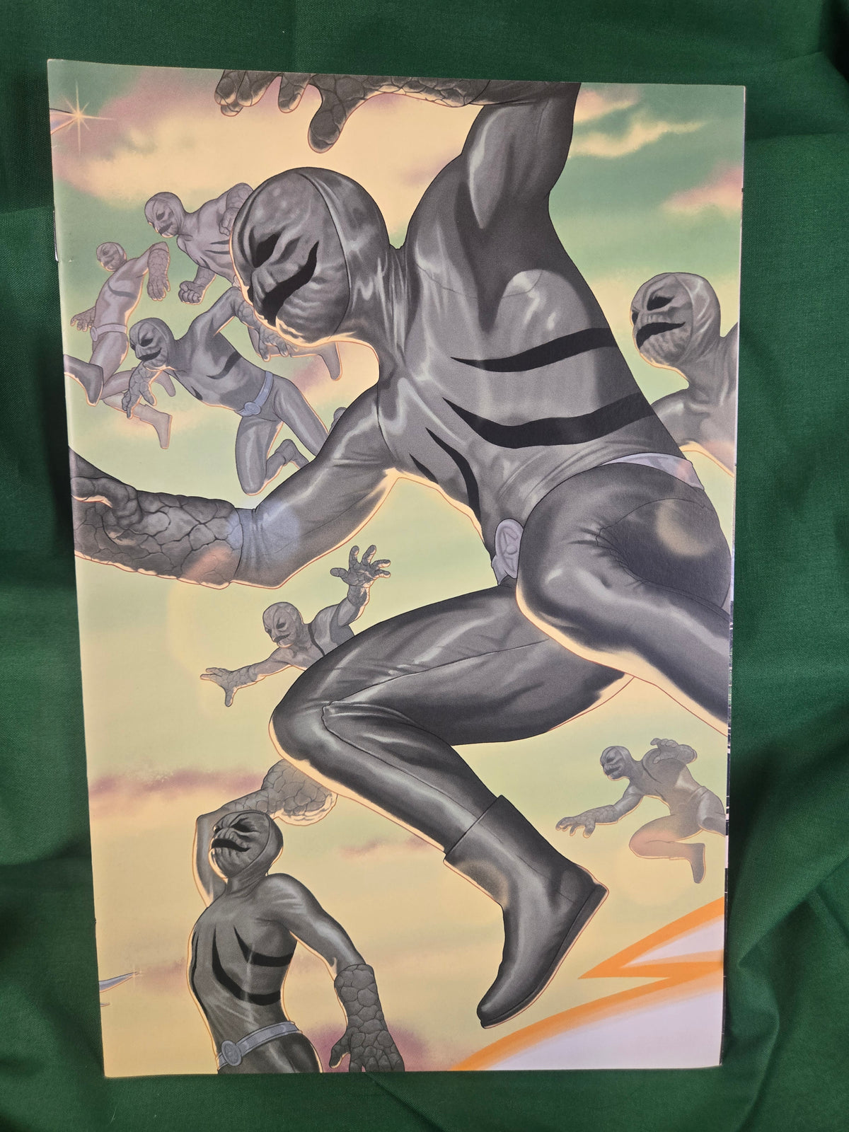 Mighty Morphin Power Rangers #15 Comic - 1:20 Connecting Morris Variant