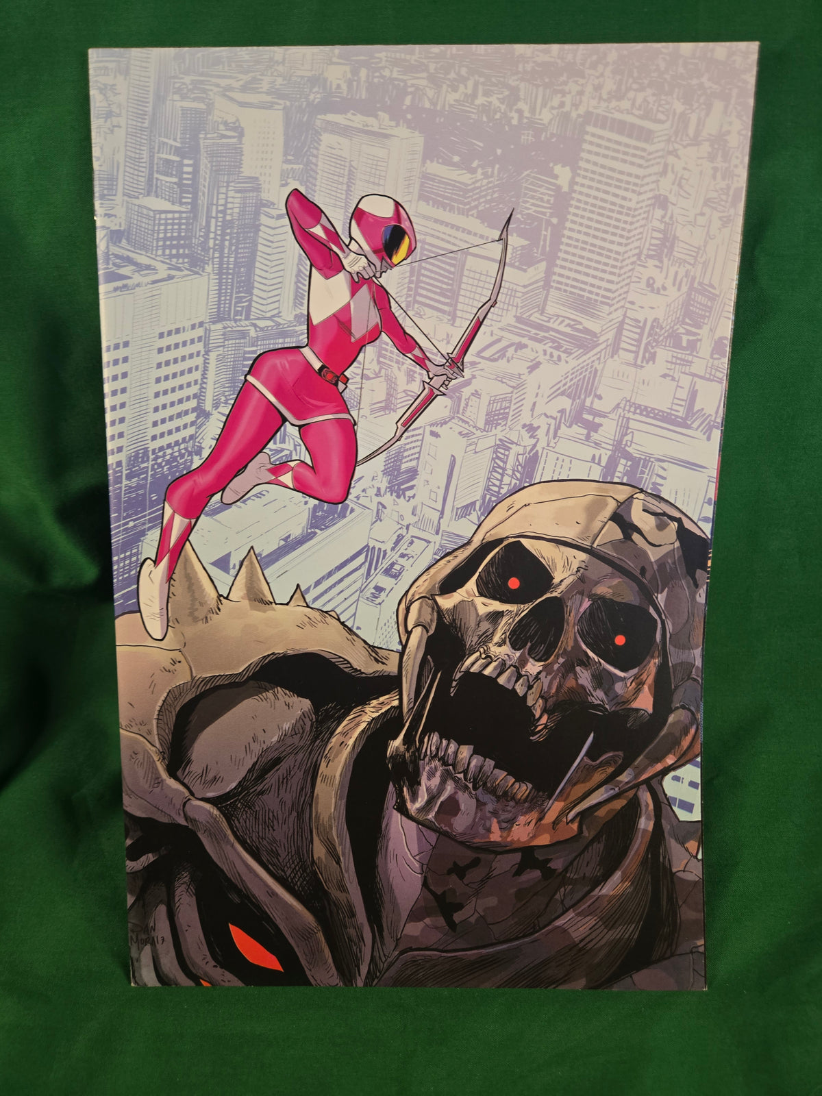 Mighty Morphin Power Rangers #20 Comic - 1:30 Mora Variant