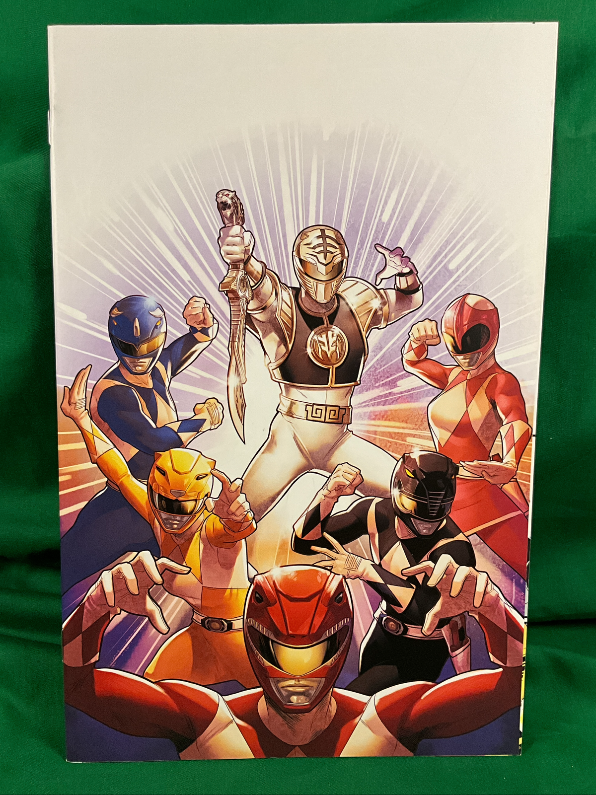 Mighty Morphin Power Rangers #40 Comic - 1:40 Campbell Variant