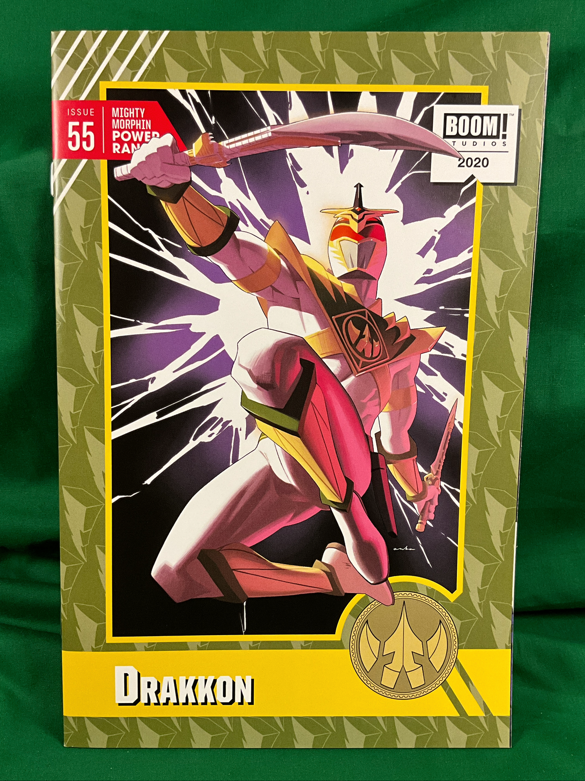Mighty Morphin Power Rangers #55 Comic - 1:10 Trading Card Variant