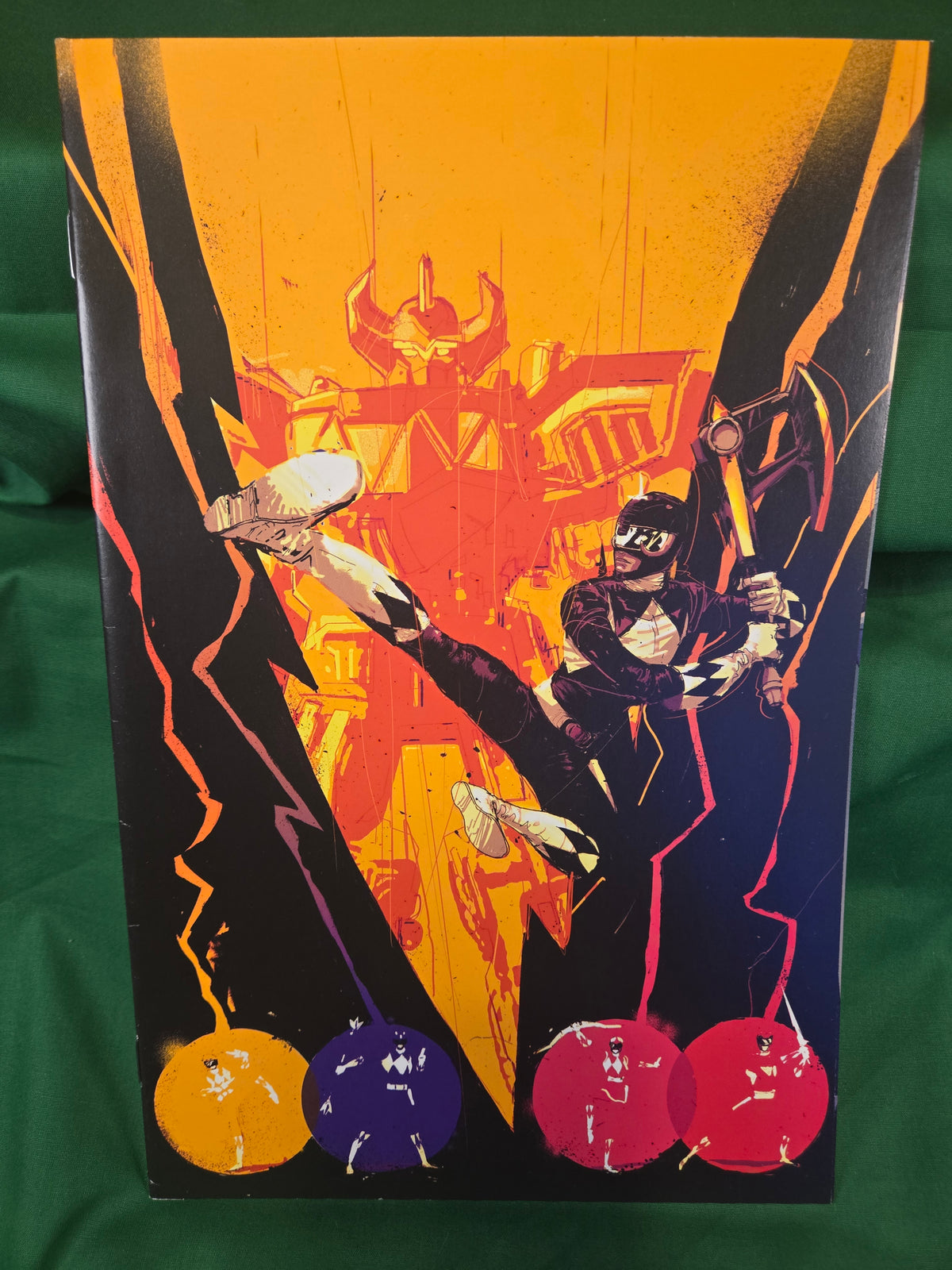 Mighty Morphin Power Rangers #5 Comic - 1:50 Rossmo Variant