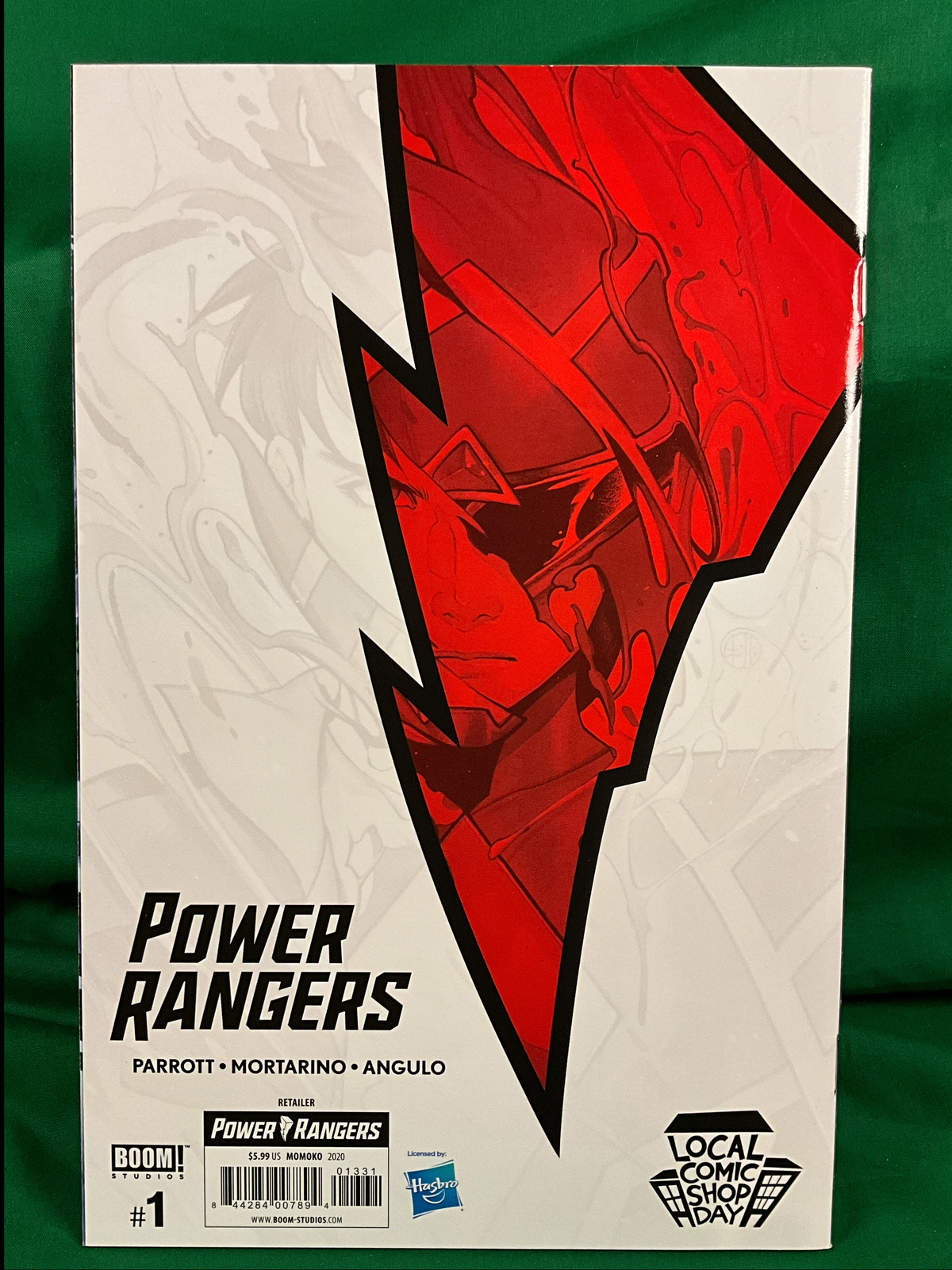 Power Rangers #1 (MMPR #57) Comic - Momoko Foil Variant